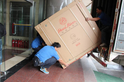 离石钢琴贵重工艺品无忧运